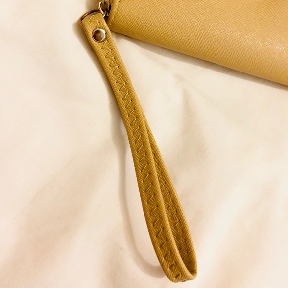 Tan Wallet/Wristlet - Picture 4 of 4